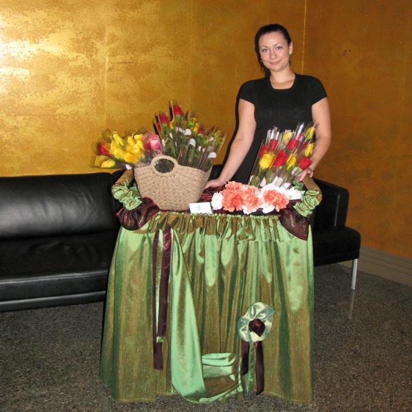 Flower Cart for events in Victoria Christmas Parties, Birthdays, Reunions, Hotel Events, Catered Events. 